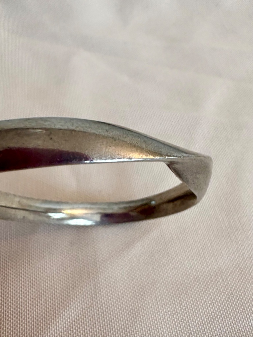 VTG Pewter Mobius Twist Bangle Modernist Bracelet Minimalist Sculptural Slip On - Picture 3 of 8